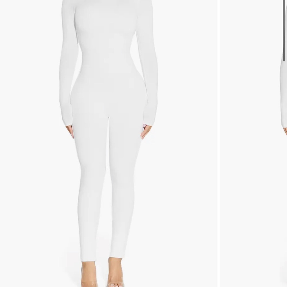 Naked wardrobe Long Sleeve Bodysuit